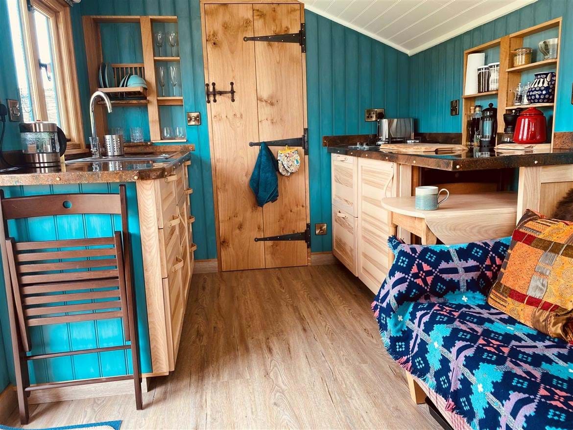 Boutique glamping cabin, Quirky cabin,   Aberystwyth Mid Wales