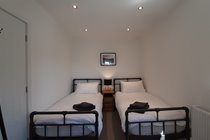 Ensuite Twin Bedroom