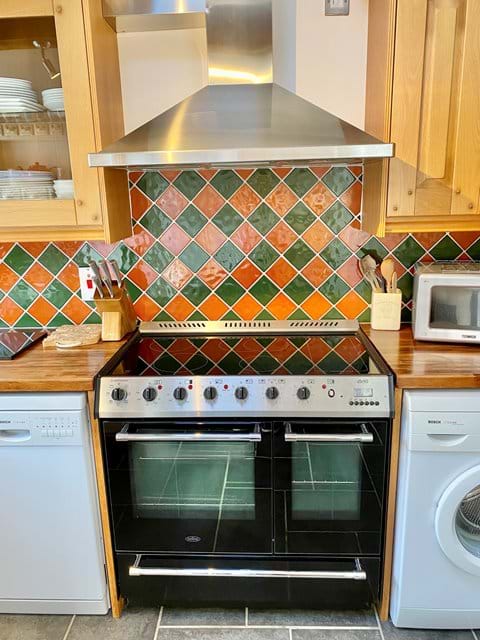 Kitchen with double range oven & hob