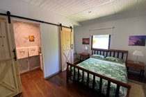 North Wing Apartment Queen bedroom