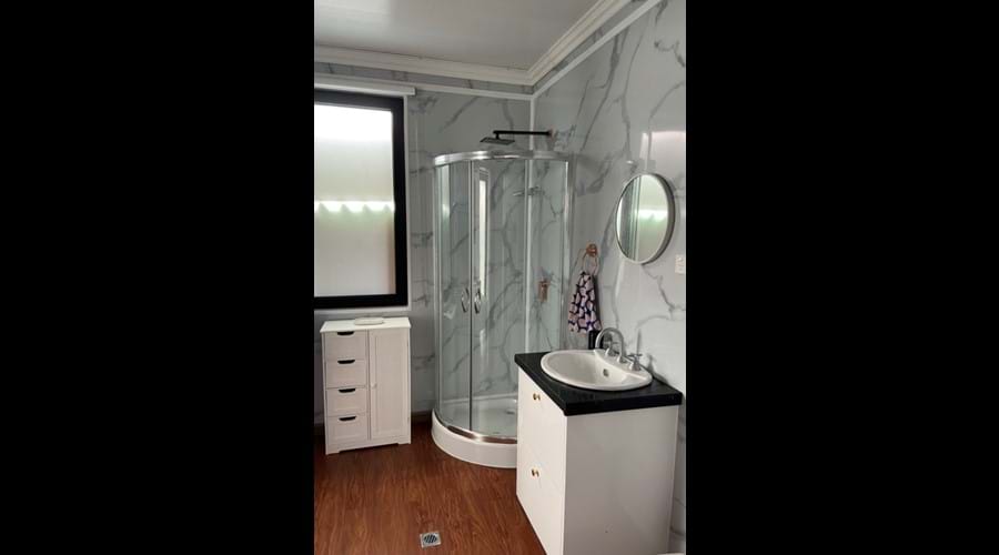 Ensuite to second bedroom Waves Ocean Villa