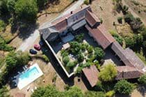 Le Claouset from the air.  The gîte is the part closest to the pool. | Le Claouset vu de l