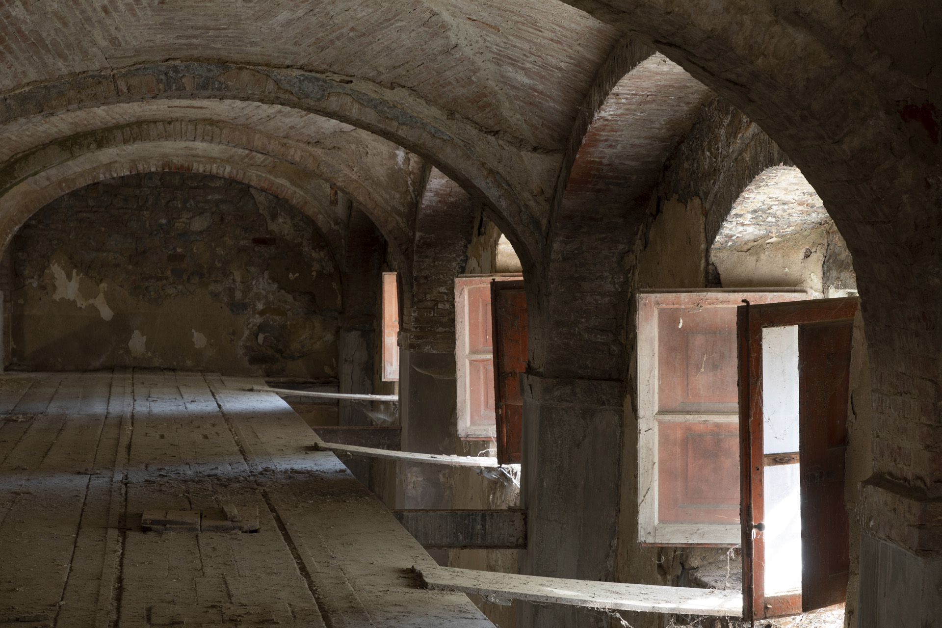 VC Vaulted ceiling