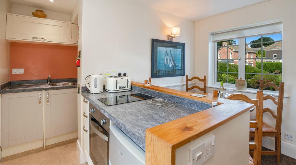 Beach Holiday Apartment in Devon Seaview Palms