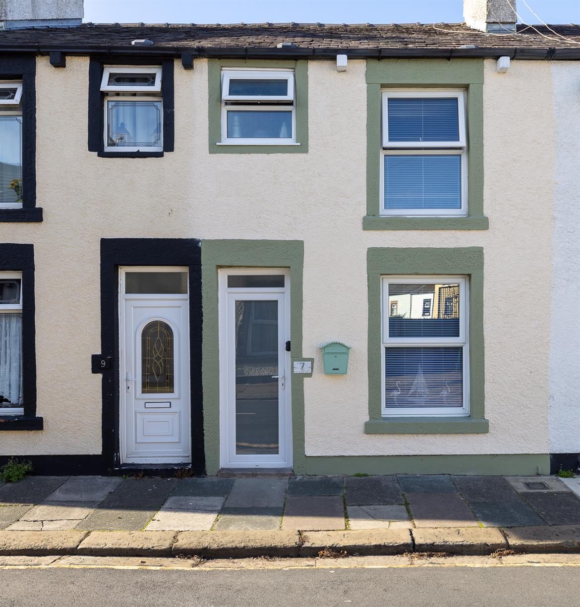 Holiday lets by the sea Bay cottages morecambe