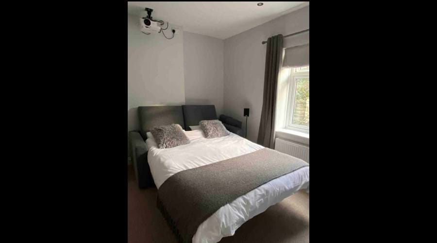 Bedroom 2 / Cinema room (Kingsize sofa bed + single sofa bed)