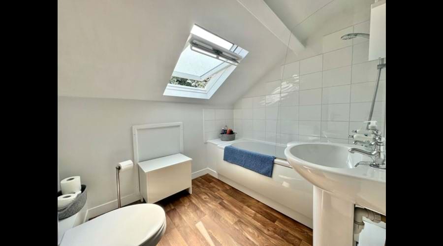 Upstairs bathroom/wc room