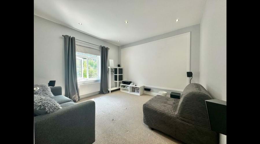 Bedroom 2 / Cinema room (Kingsize sofa bed + single sofa bed)