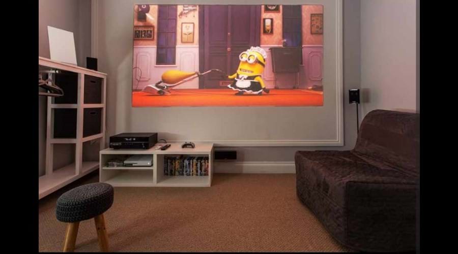 The Cinema room / Bedroom2 (1 kingsize sofa bed & 1 single sofa bed)