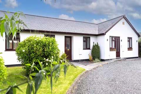 Anneth Lowen — Your private Cornish retreat — exclusively yours.