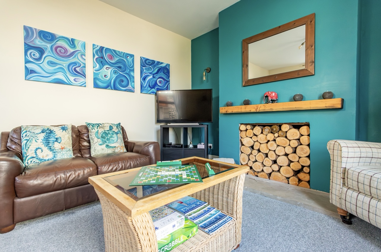 Board games and puzzles for cosy evenings in Dorset holiday cottage