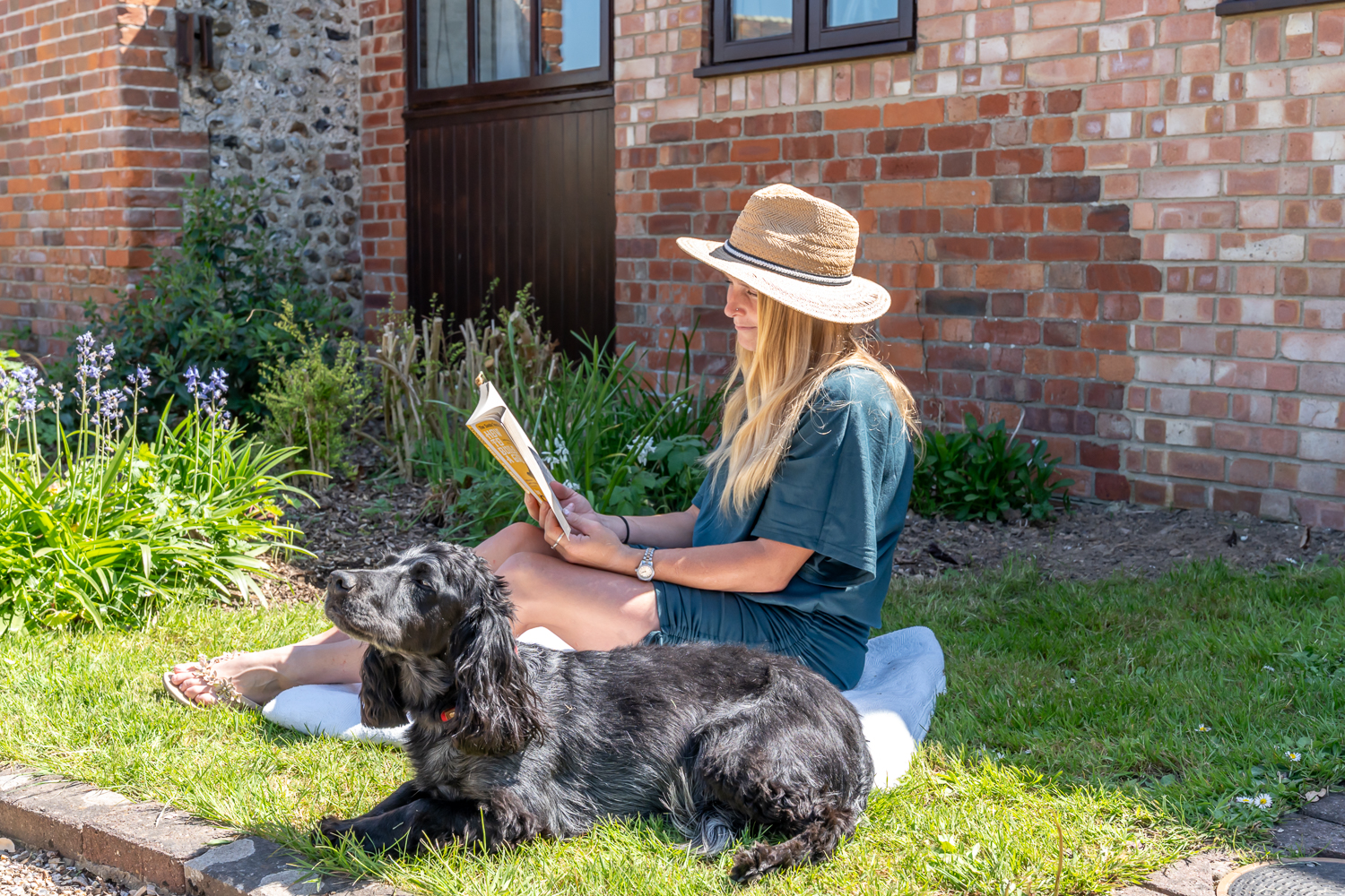 Relaxing, cottages by the sea, 1 and 2 bed self catering barn conversions