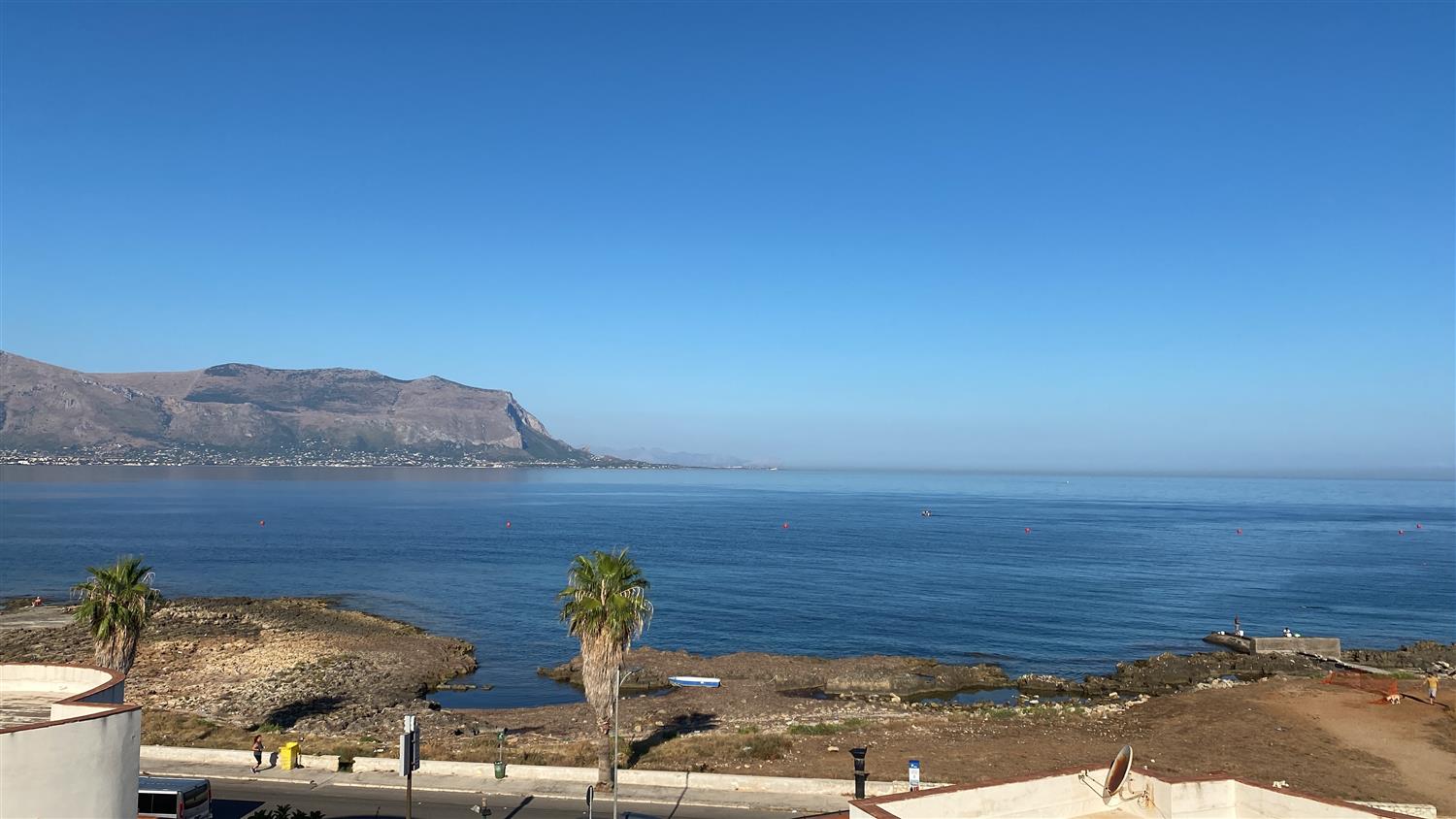 Mare Mediterraneo e costa palermitana visti da Isola delle Femmine, Sicilia