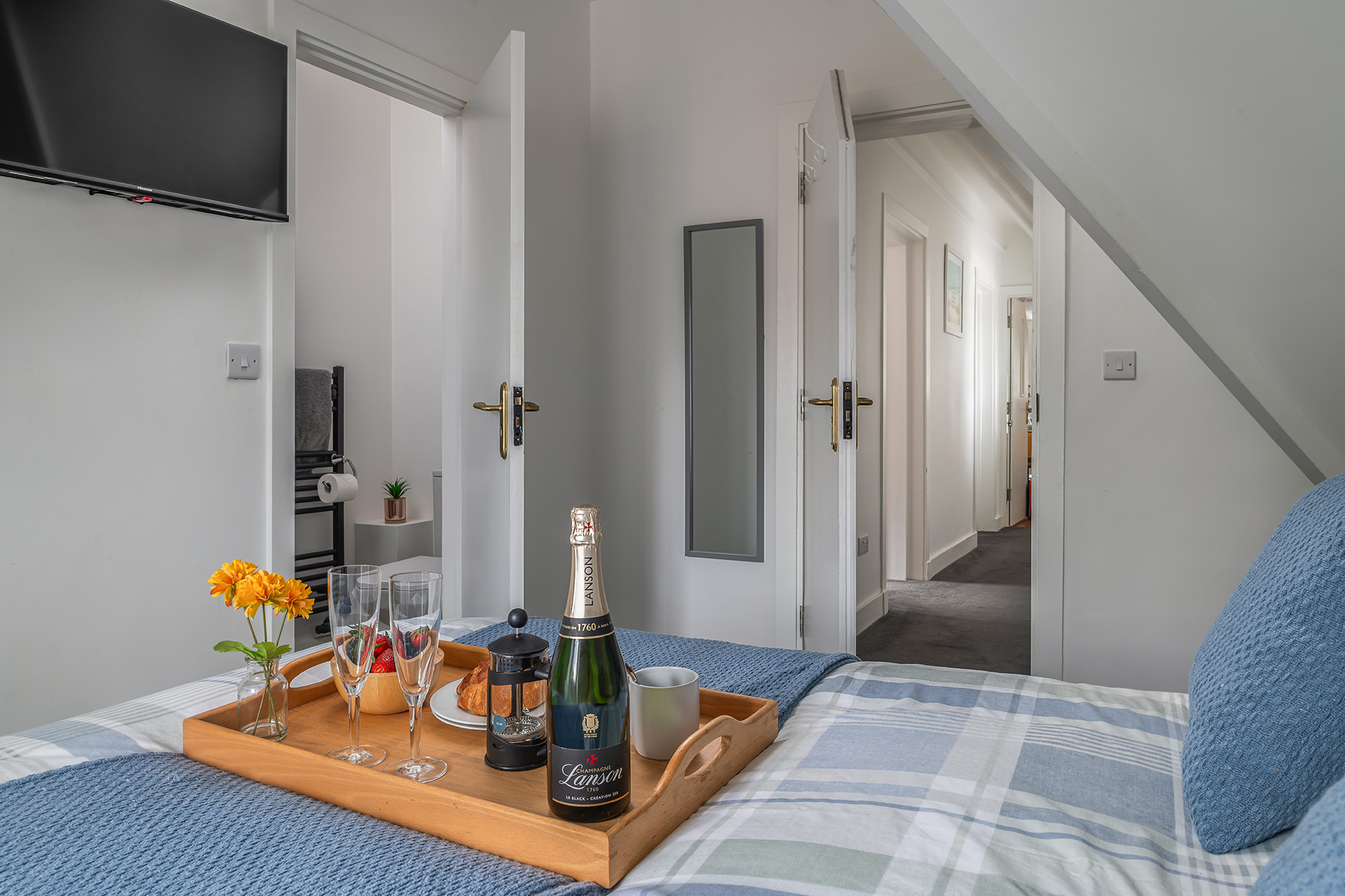 with en-suite shower room