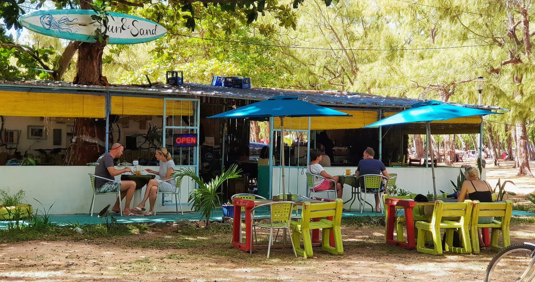 A cozy beach restaurant serving local cuisine 
