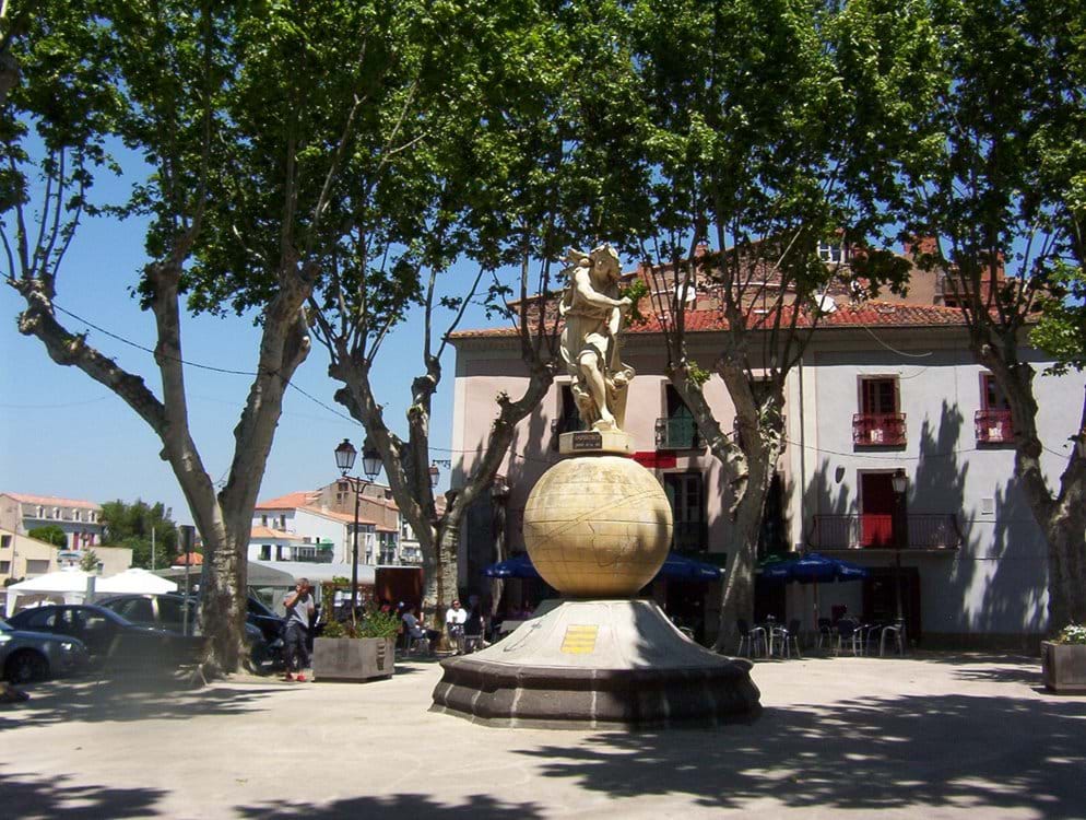 Local Square and cafe