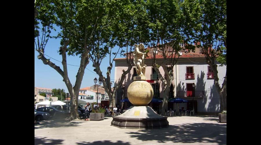 Local Square and cafe
