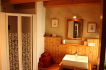 En Suite Gite Bathroom