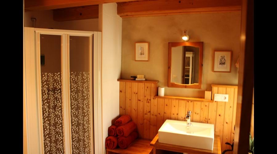 En Suite Gite Bathroom