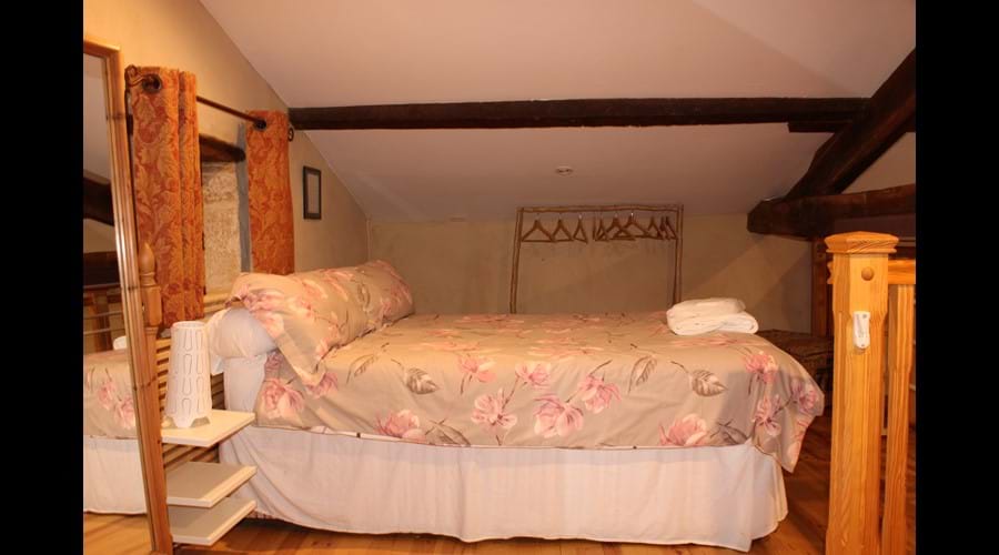 Gite Mezzanine Room - Sleeps 3