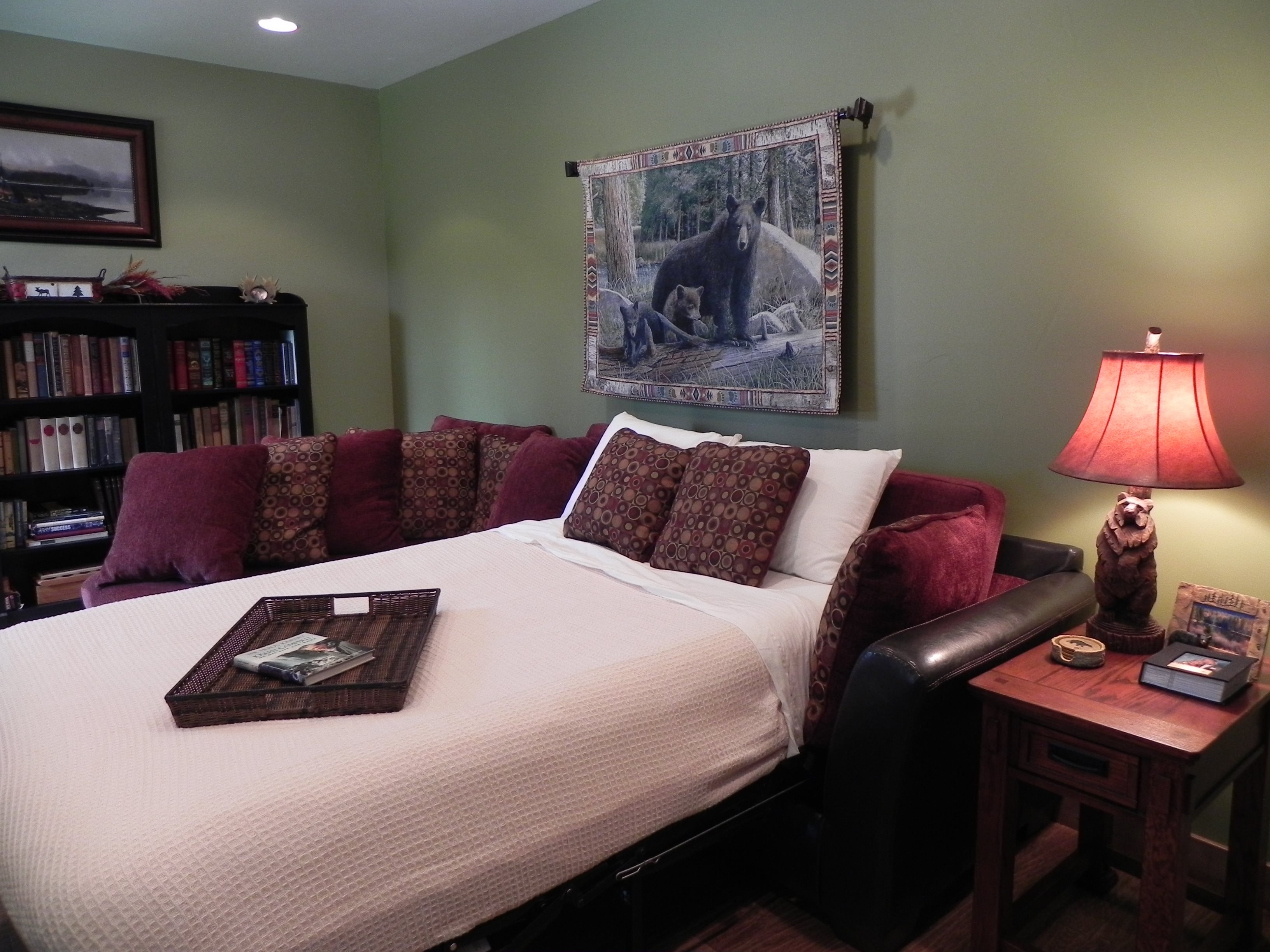 Sofa sectional fold out queen bed in "Bears Den"