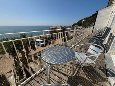 South facing private balcony (4 - Pebble)