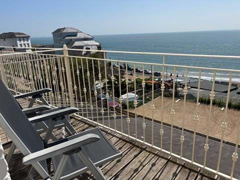 South facing private balcony (5 - Waves)