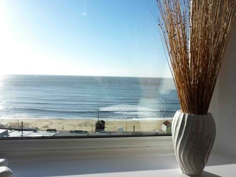 Stunning sea views (6 - Driftwood)