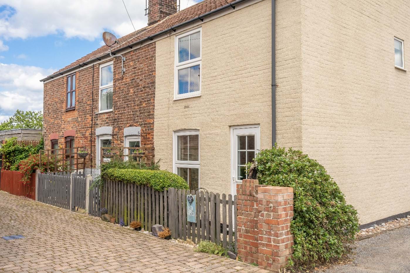 Details 1 Old Chapel Cottages, WintertononSea