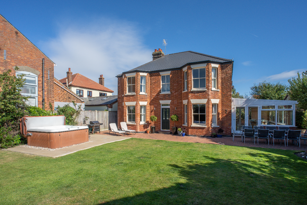 Details Cleveland House, WintertononSea