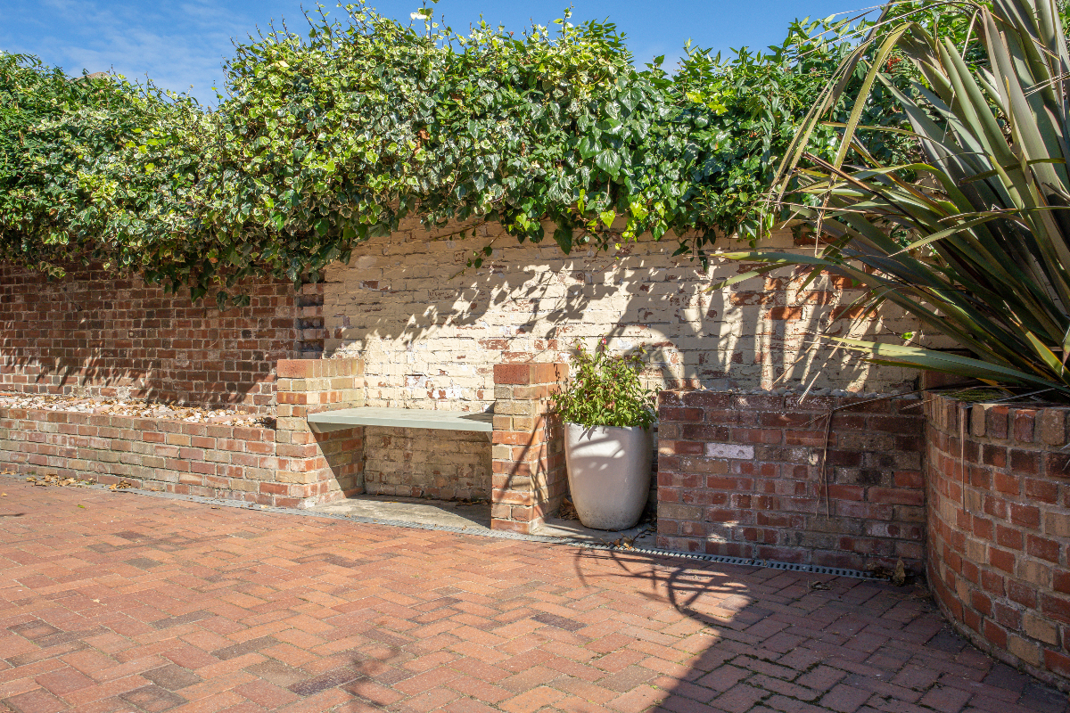 Details Cleveland House, WintertononSea