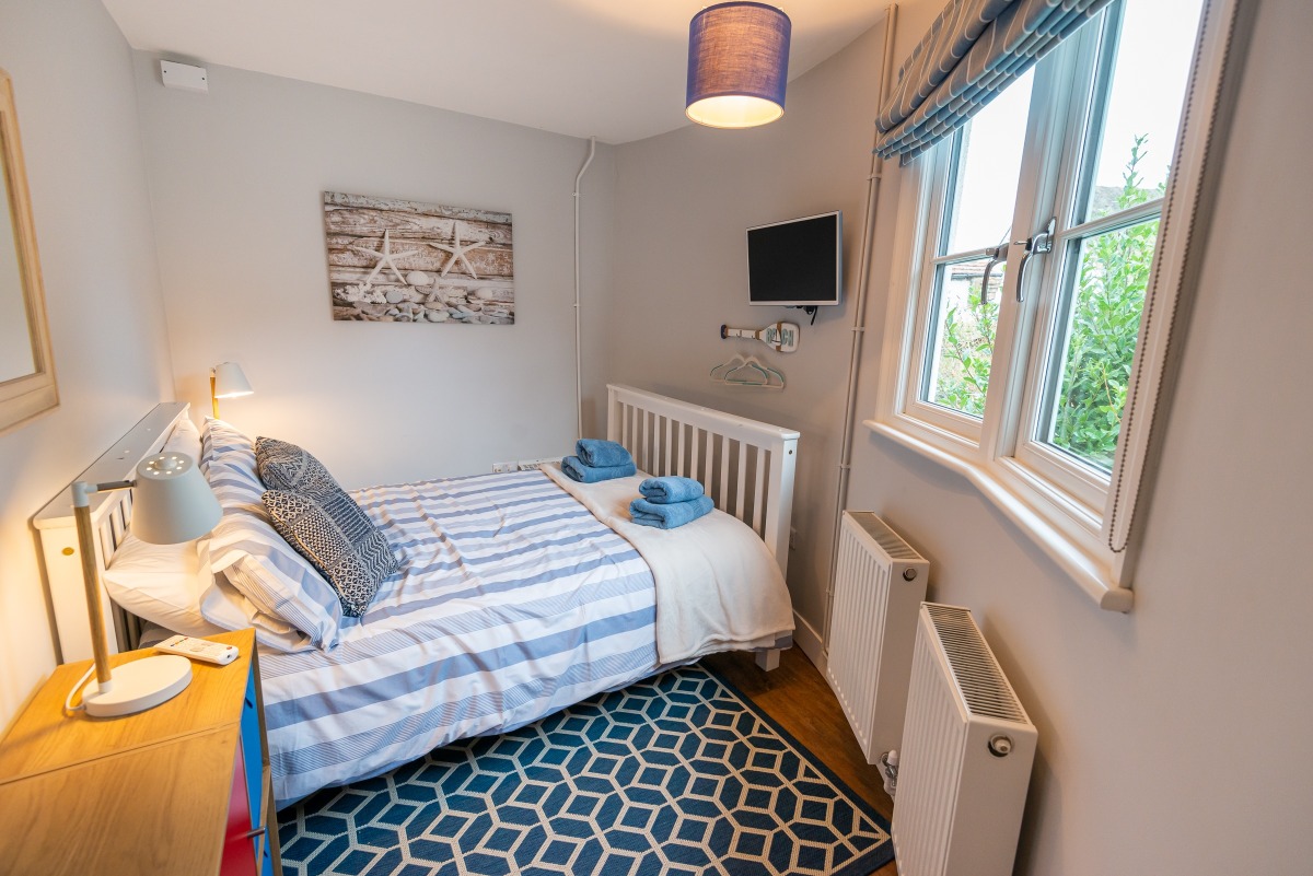 Details The Cranny, WintertononSea