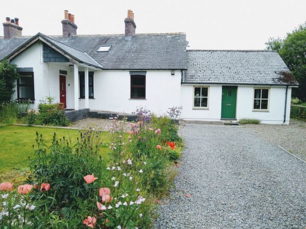 Holiday Cottages In Mid Wales Between Cardigan Bay And The